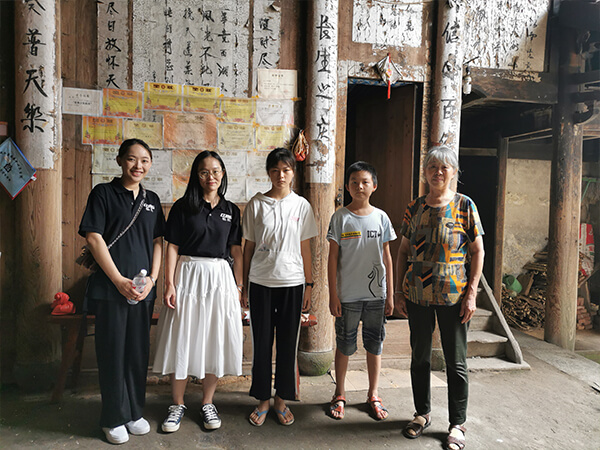 Chăm sóc người già ở làng Hutian