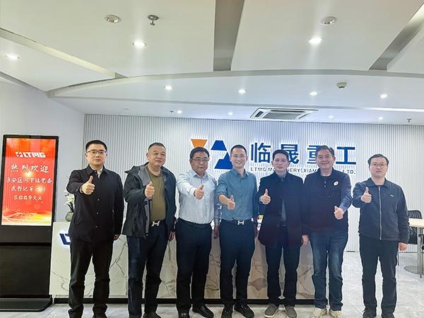 Cùng phát triển thông qua hợp tác: Các quan chức từ thị trấn Hexia, quận Hoài An đến thăm LTMG
