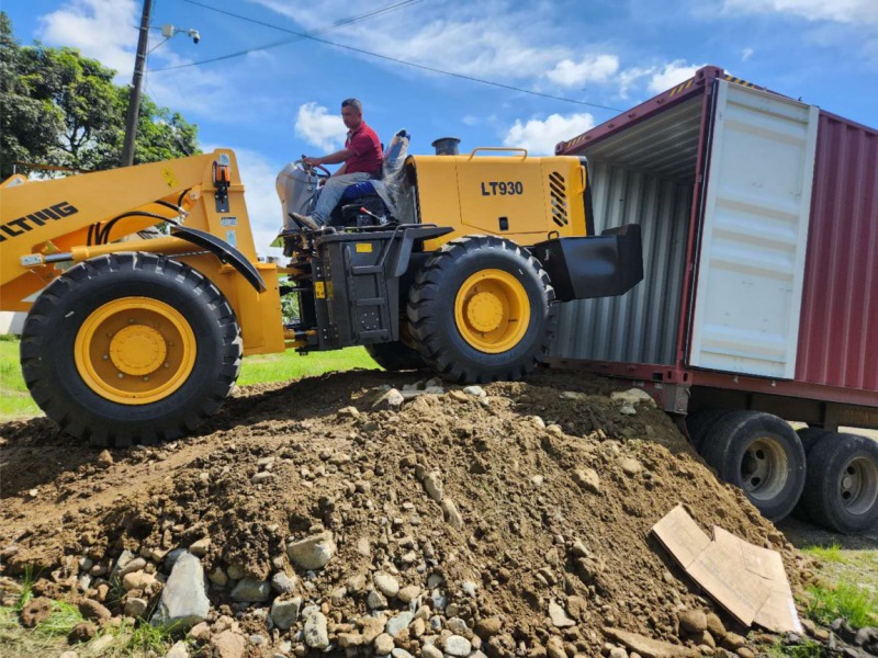 Ecuador - LT930 Wheel Loader