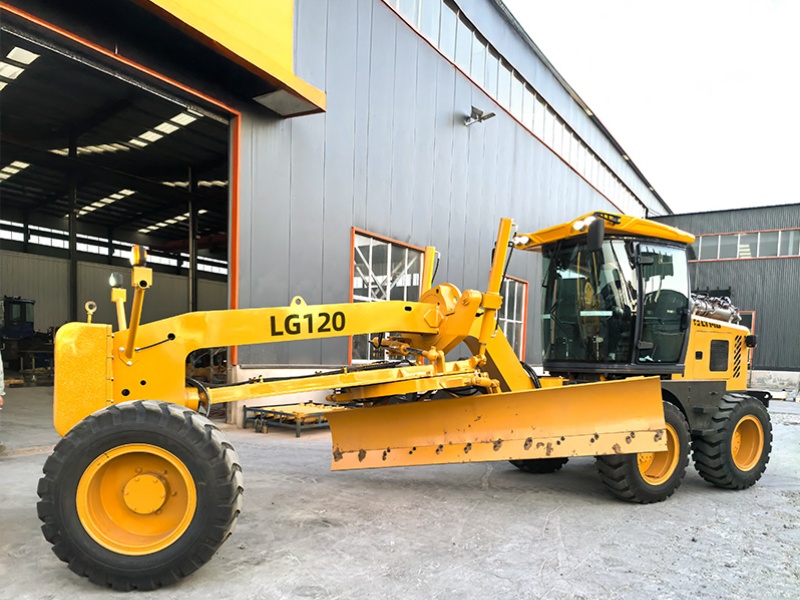 Tầm quan trọng của máy san gạt trong xây dựng kỹ thuật hiện đại