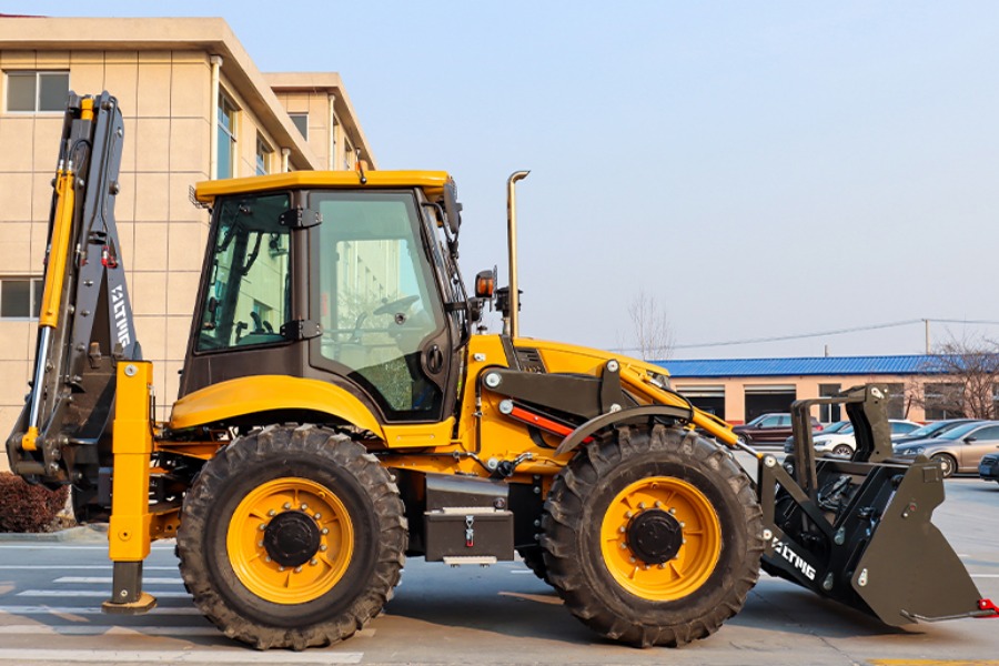 Backhoe Loader Guide: Applications, Types & Model Comparison