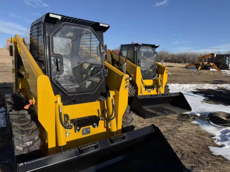 Dự án máy xúc lật mini tại Canada